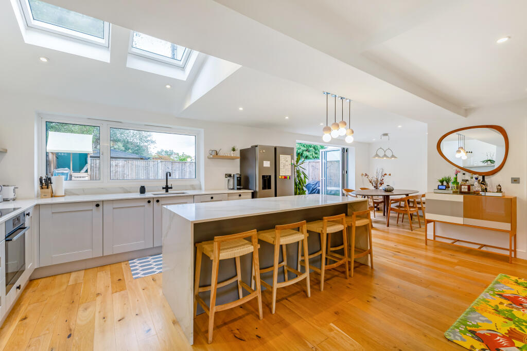 House in Teddington, Hampton Hill - View 3
