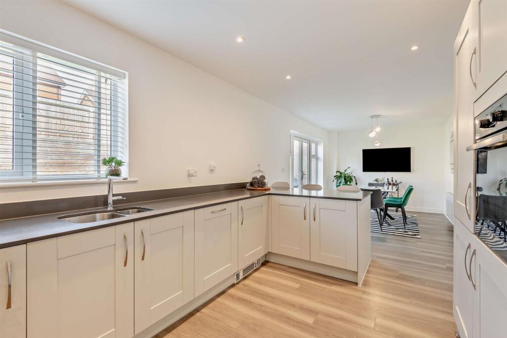 House in Maidstone, Thurnham - More