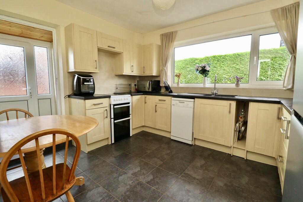 Hillman Close, Bracebridge Heath photo 4