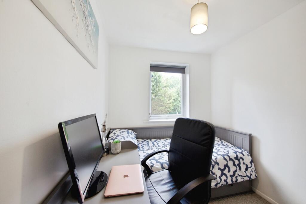 Apartment in Romford - More