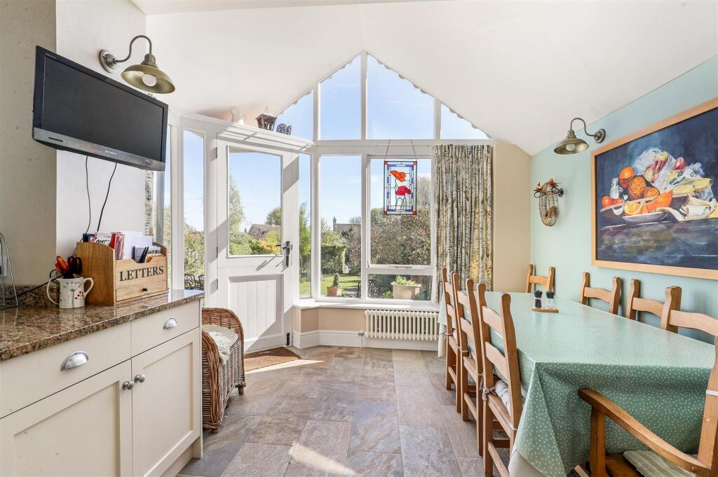 61, Windmill Road, Minchinhampton photo 4