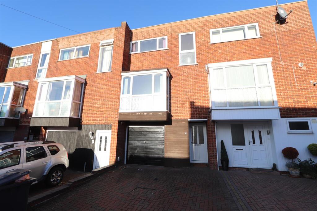 Main image of property: Mill Road, Leighton Buzzard