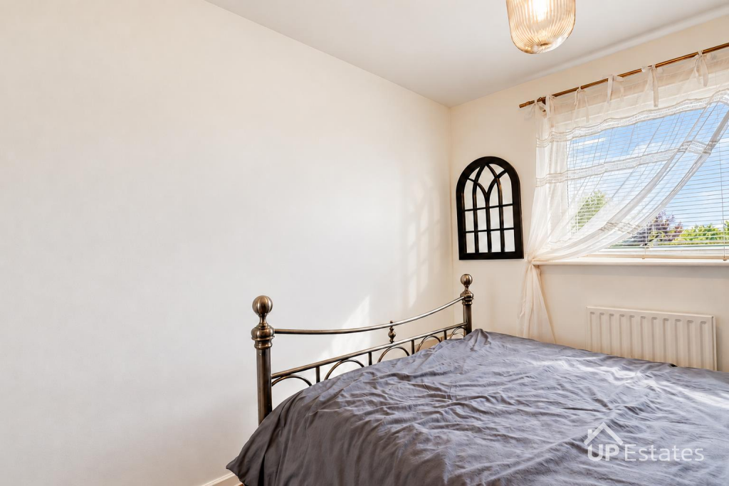Apartment in Rugby, New Bilton - View 5