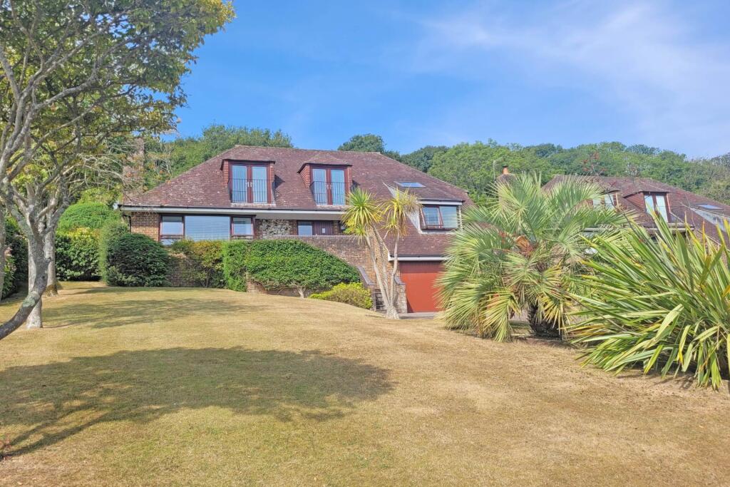 Lincoln Close, Eastbourne, BN20 7TZ
