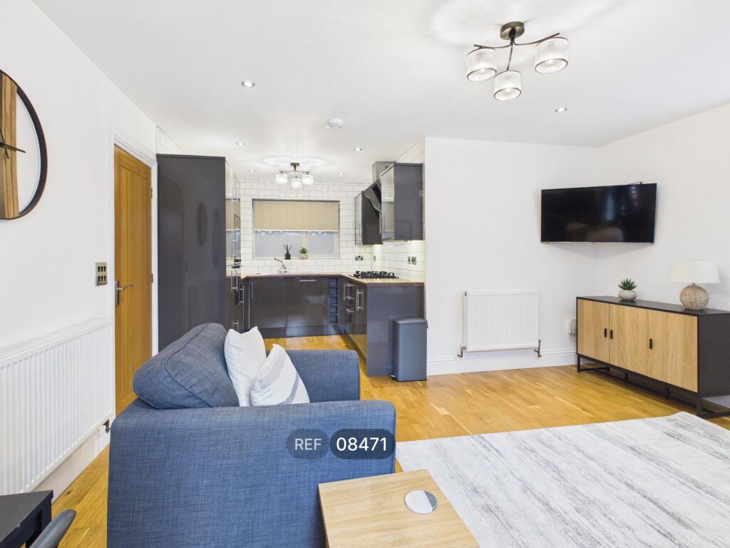 Apartment in Hull - View 5