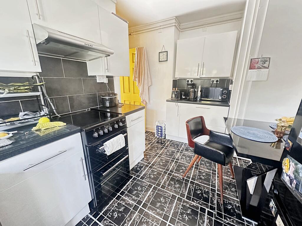Apartment in Cardiff, Llanrumney - View 2