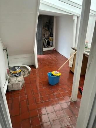 Photo2.jpg