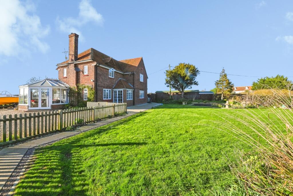 Main image of property: Sladburys Lane, Clacton-on-Sea, Essex, CO15