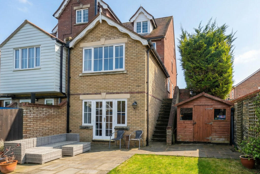 West Road, Saffron Walden, Essex, CB11 photo 2