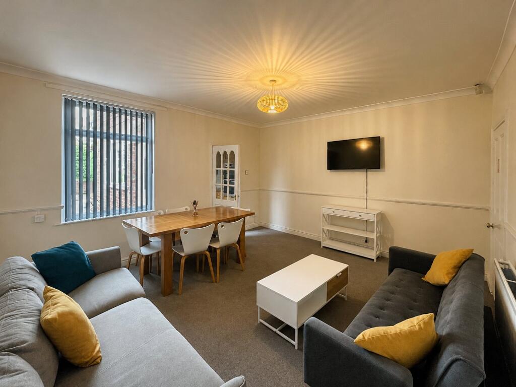 House in North East Derbyshire, Killamarsh - View 2