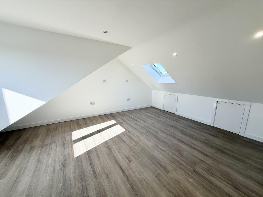 House in London - View 2