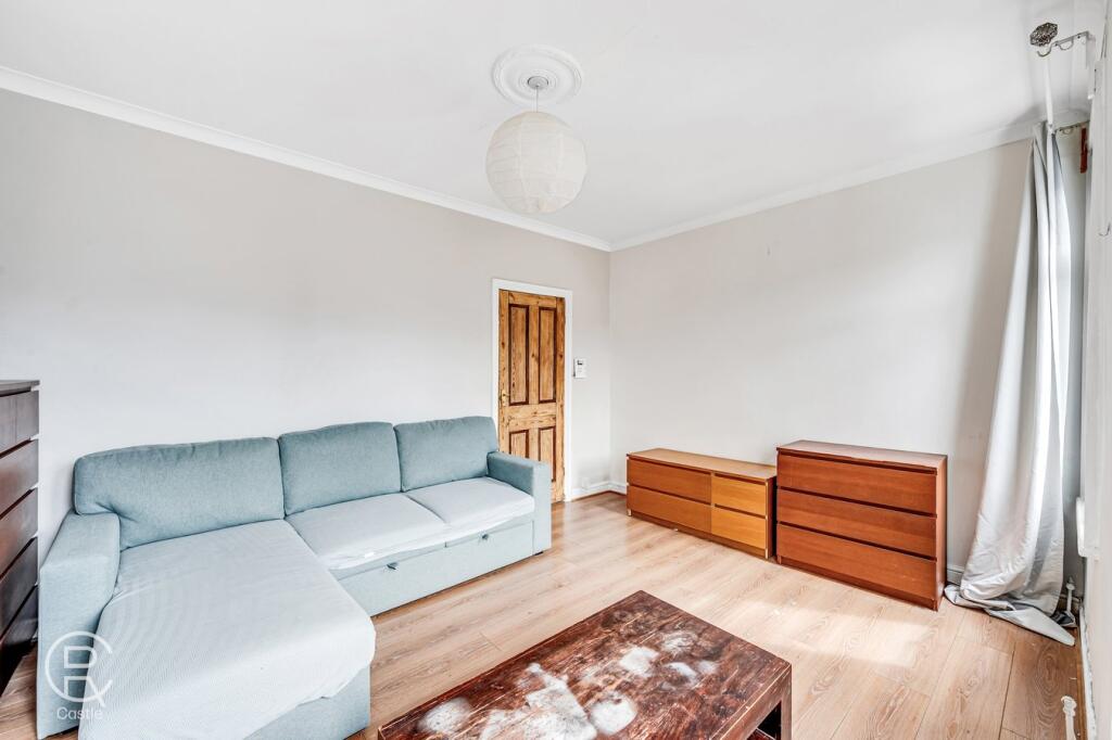 Main image of property: Greenford Avenue, London, W7