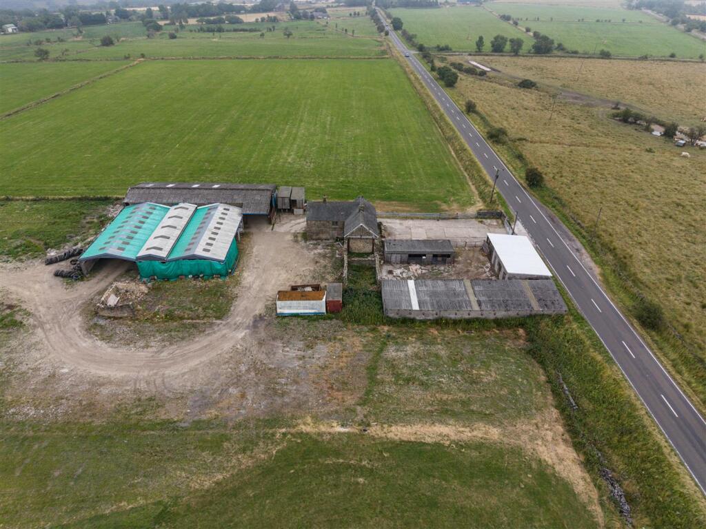 House in North East Derbyshire, Spitewinter, Ashover - View 2