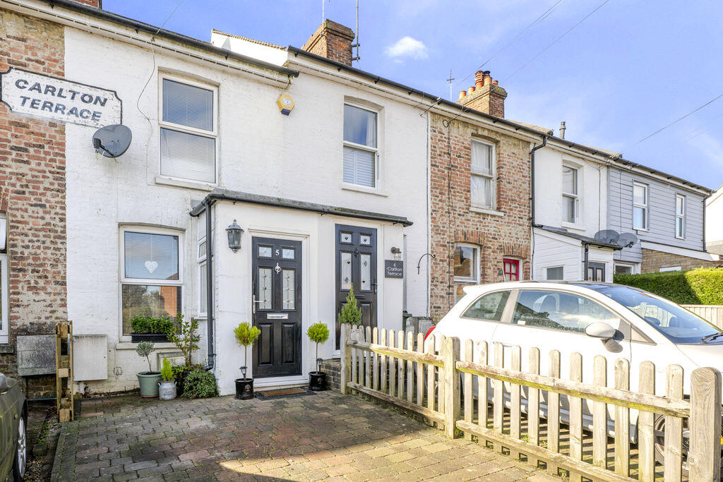 Main image of property: Queens Road, TN6 1QD