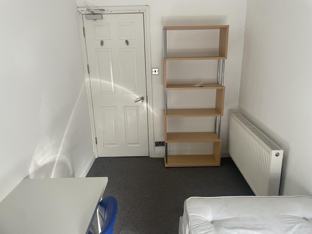 House in Southampton - View 4