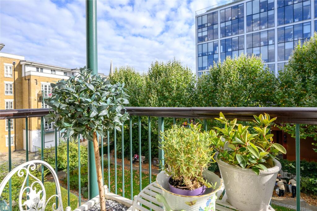 Apartment in London - More