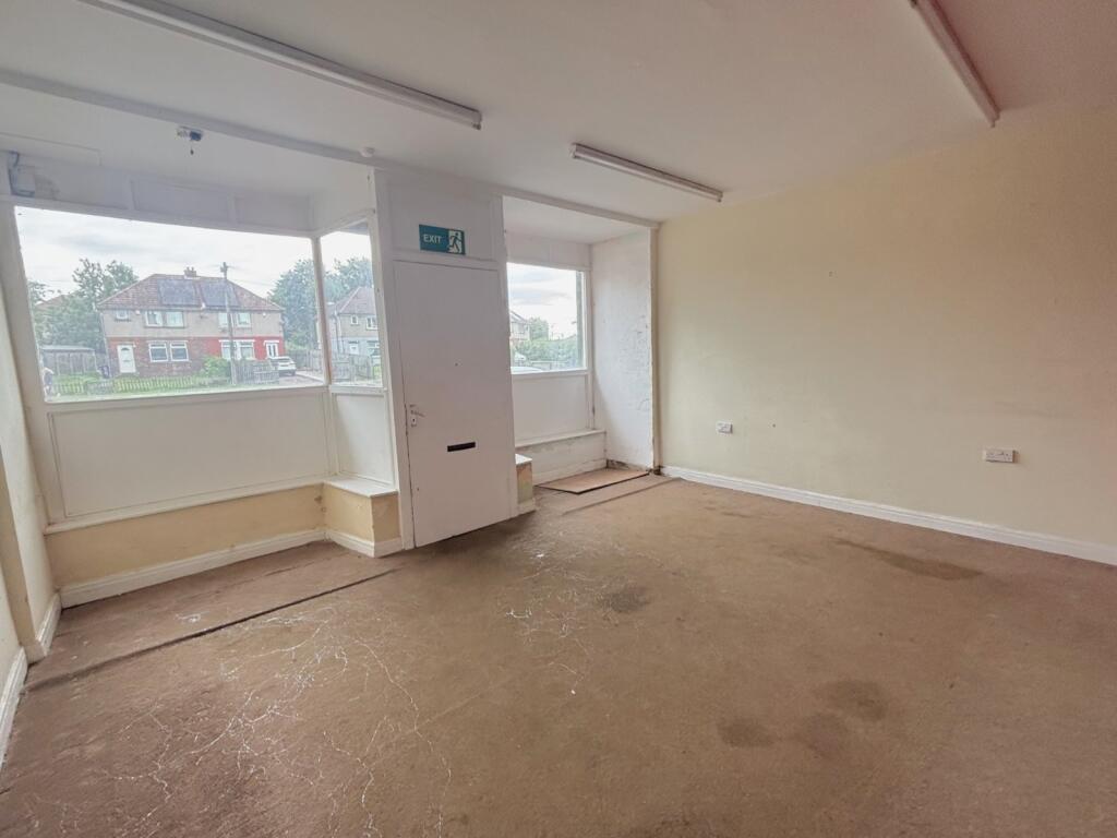 Blackstone Avenue, Bradford, West Yorkshire, BD12 - View 2