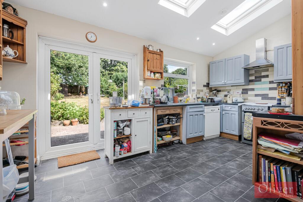 St Annes Road, London Colney, AL2 - View 3