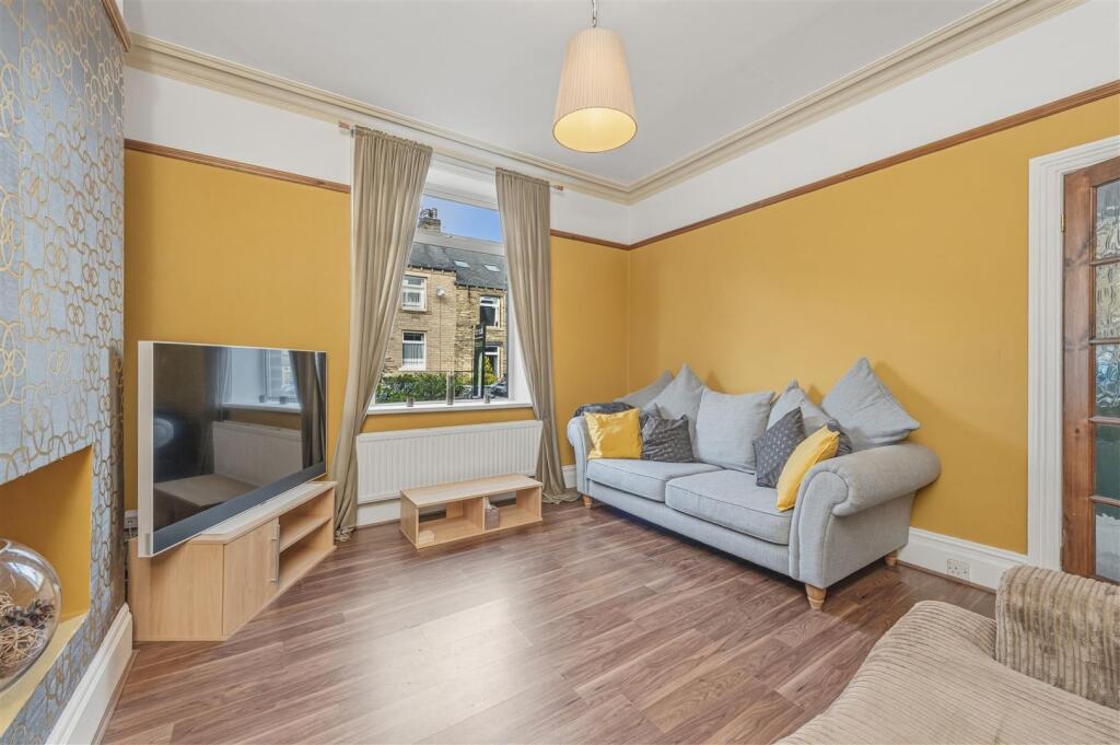 Waverley Road, Elland photo 3