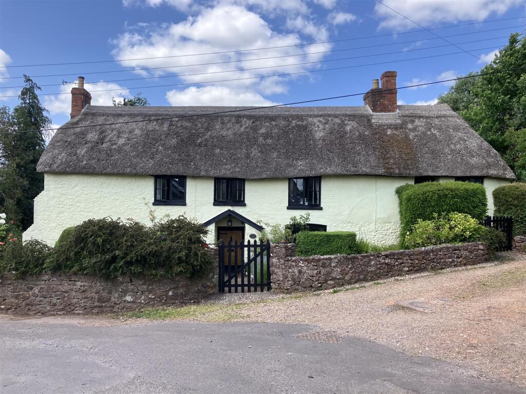 4-bed detached on Langford Budville, Wellington, £695,000