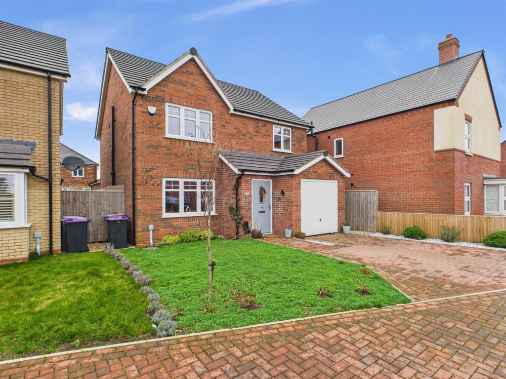 4-bed detached on 12 Malt Kiln Crescent, Horncastle, £315,000