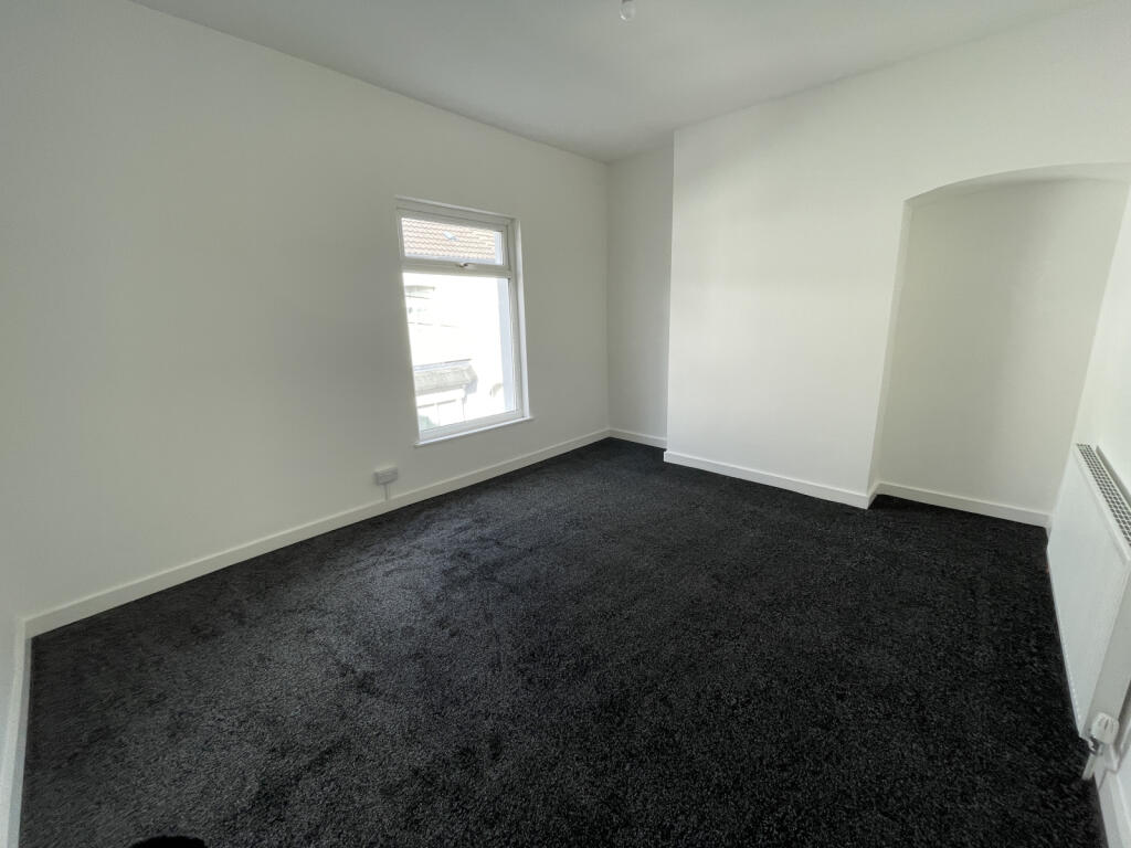 House in Hull - View 5