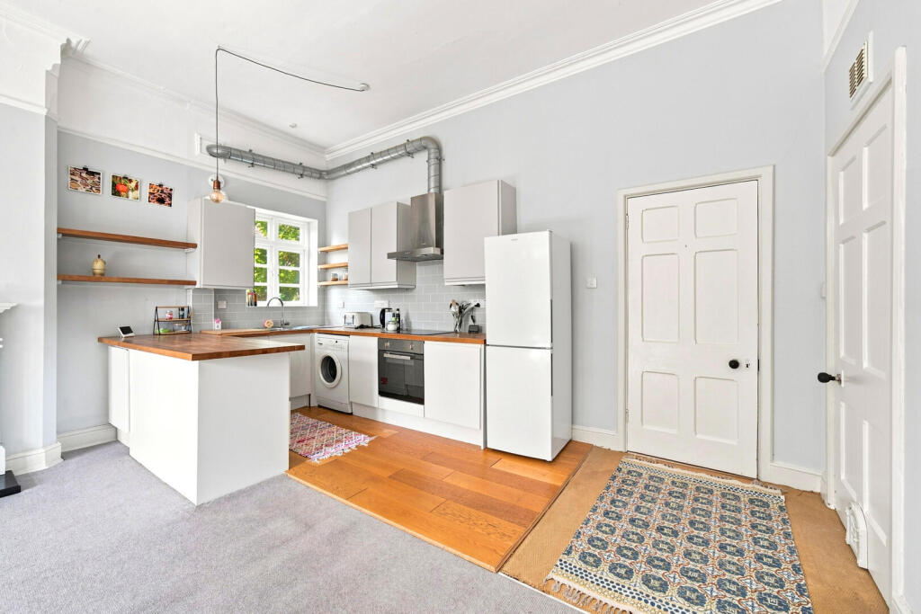 Apartment in Nottingham, The Park - View 4