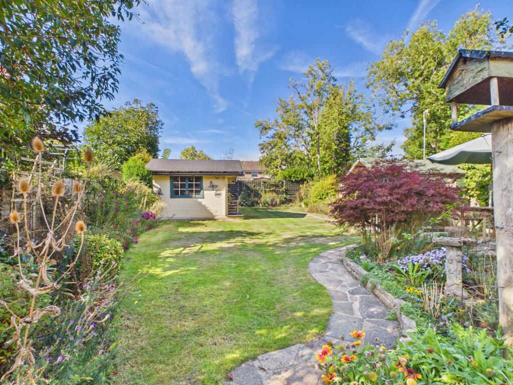 Byfields Road, Kingsclere, RG20 photo 3