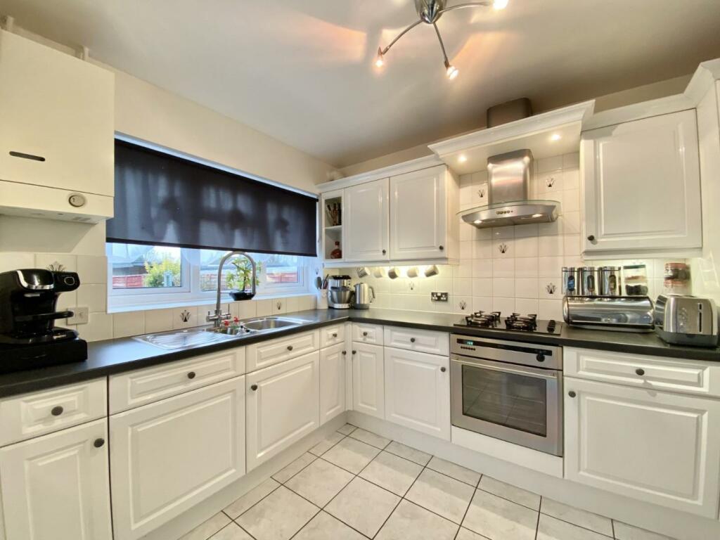 Precinct Road, Hayes, UB3 3AG photo 3