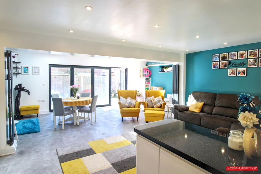 Pagham Close, Eastbourne, BN23 8EW