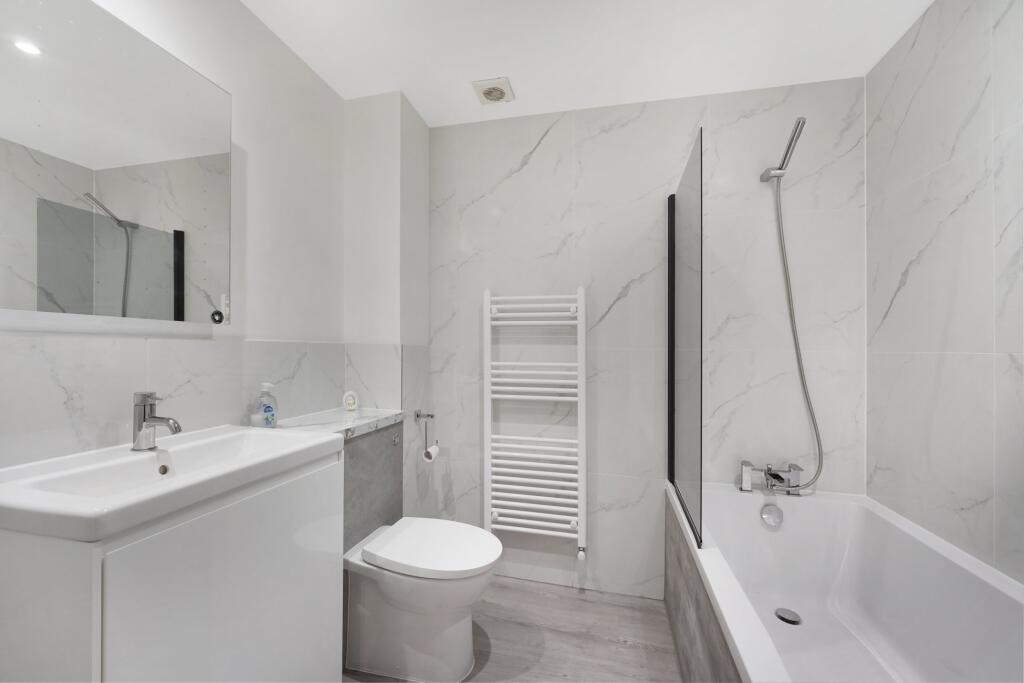 Apartment in London - More