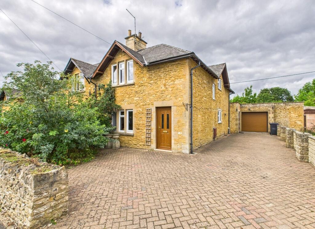 3-bed semi-detached on Moore Road, Bourton-on-the-Water, £545,000