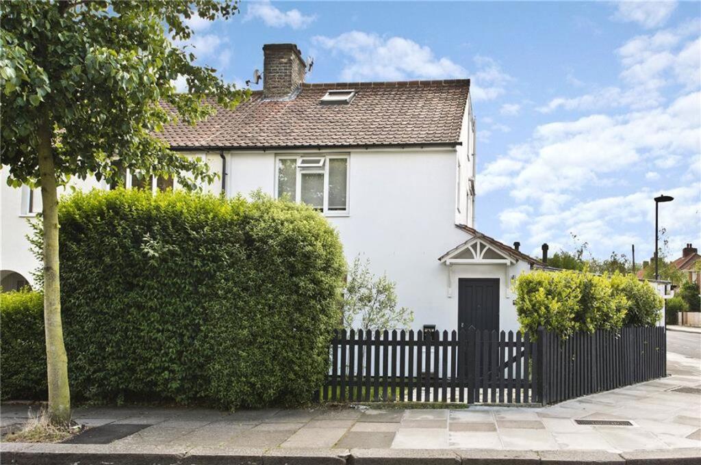 Main image of property: Kilmington Road, London