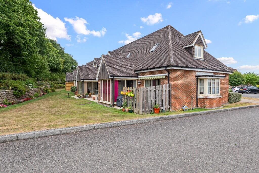 Apartment in Redhill - View 3