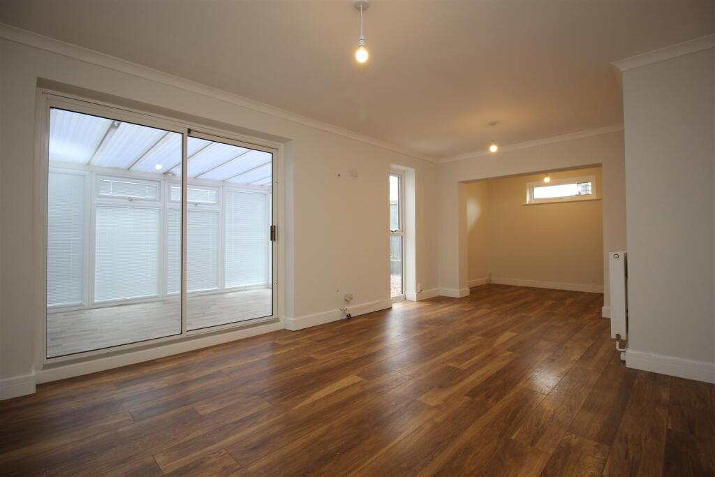 House in Kettering, North Northamptonshire - View 4