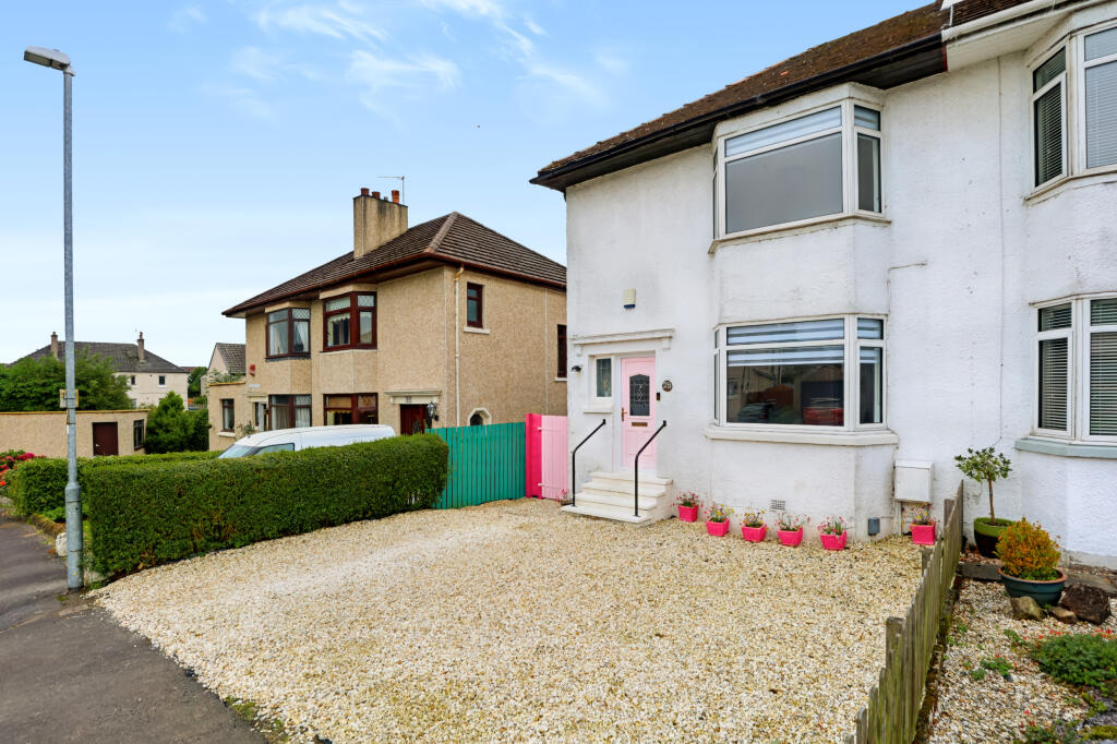 Main image of property: 28 Broomlea Crescent, Inchinnan, Renfrew , PA4
