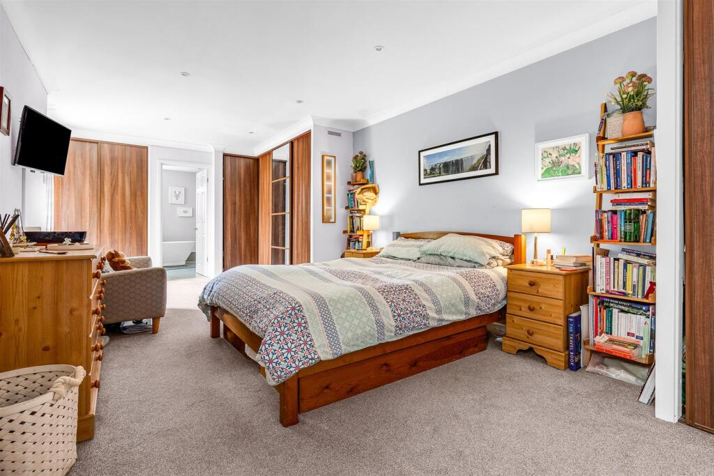 House in Welwyn Hatfield, Welwyn - View 6