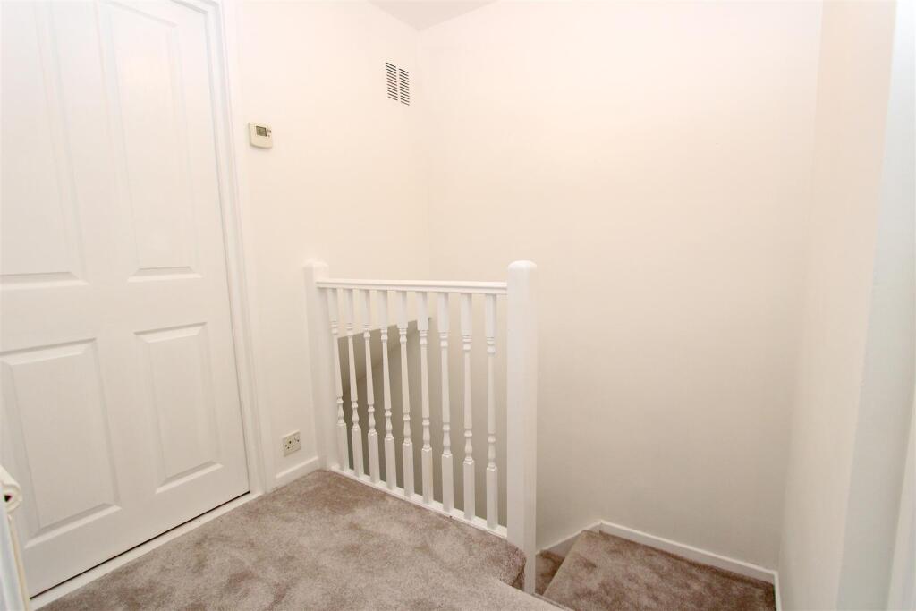 Apartment in Southall - View 5