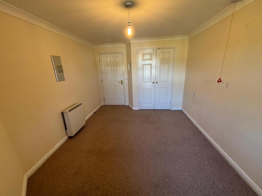 Apartment in Southend-on-Sea - View 5