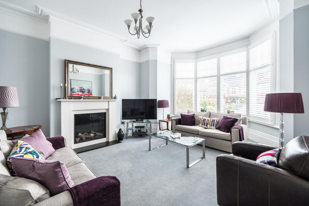 House in London, Muswell Hill - More