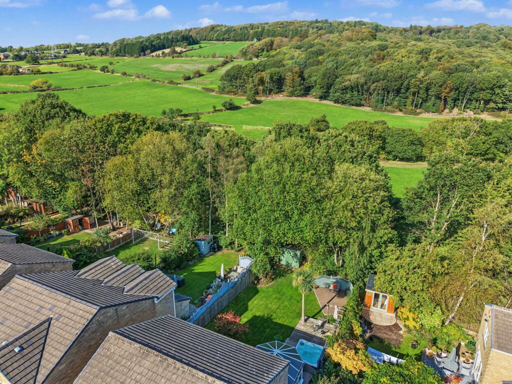 House in Huddersfield - View 2