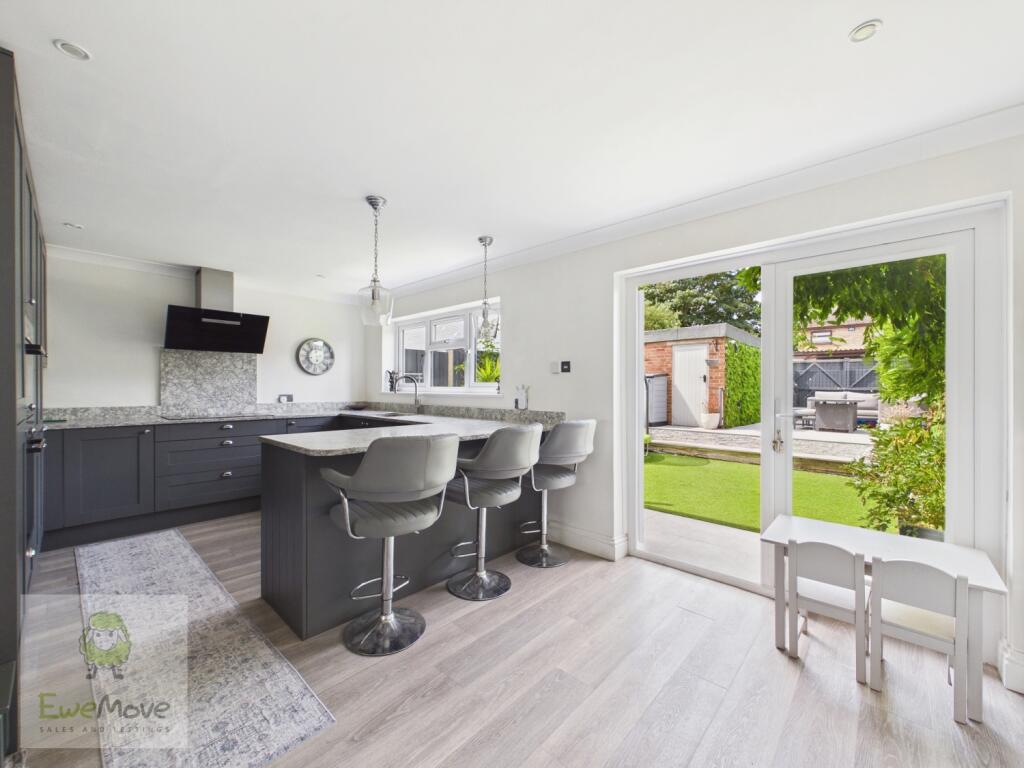 Main image of property: Cooling Road, Strood. Rochester, ME2 4RL