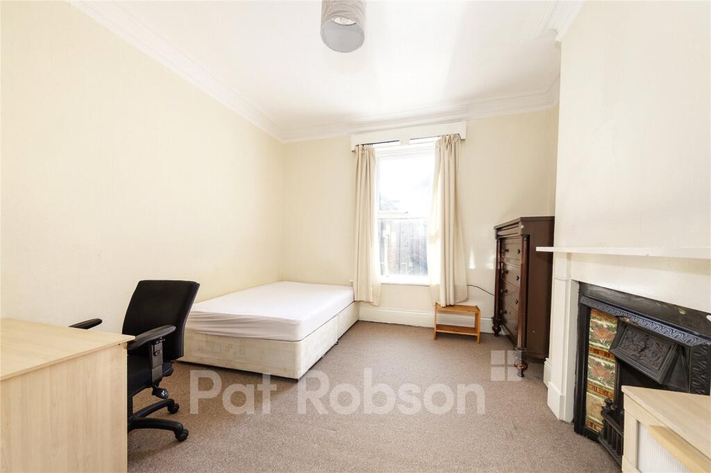 Apartment in Newcastle upon Tyne - More