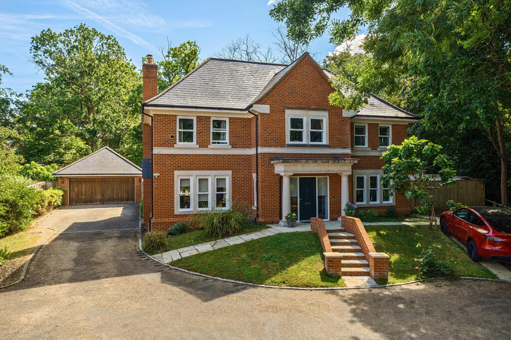 Main image of property: Fitzgerald Park, Binfield, RG42