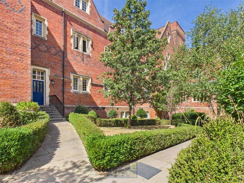 Apartment in Brentwood, Essex