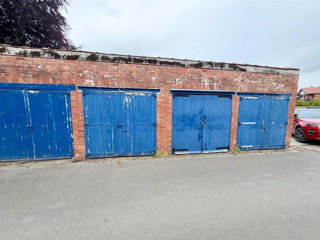 Main image of property: East Lane, Bev