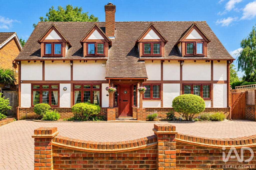 House in Epping Forest, Loughton - View 2