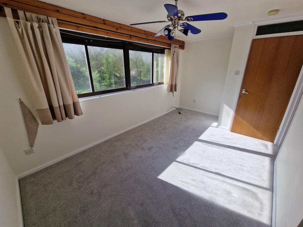 Apartment in Yeovil, Somerset - View 2