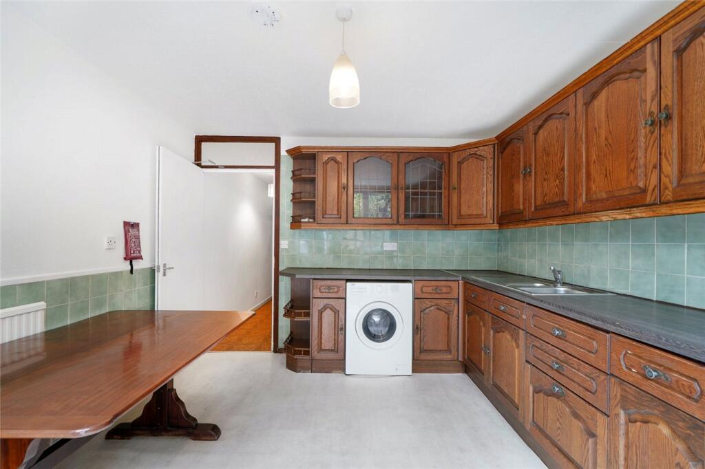 House in London, Elthorne Estate, Archway - More