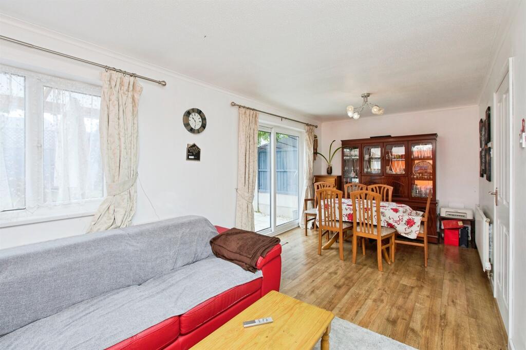 House in East Staffordshire, Winshill - View 3